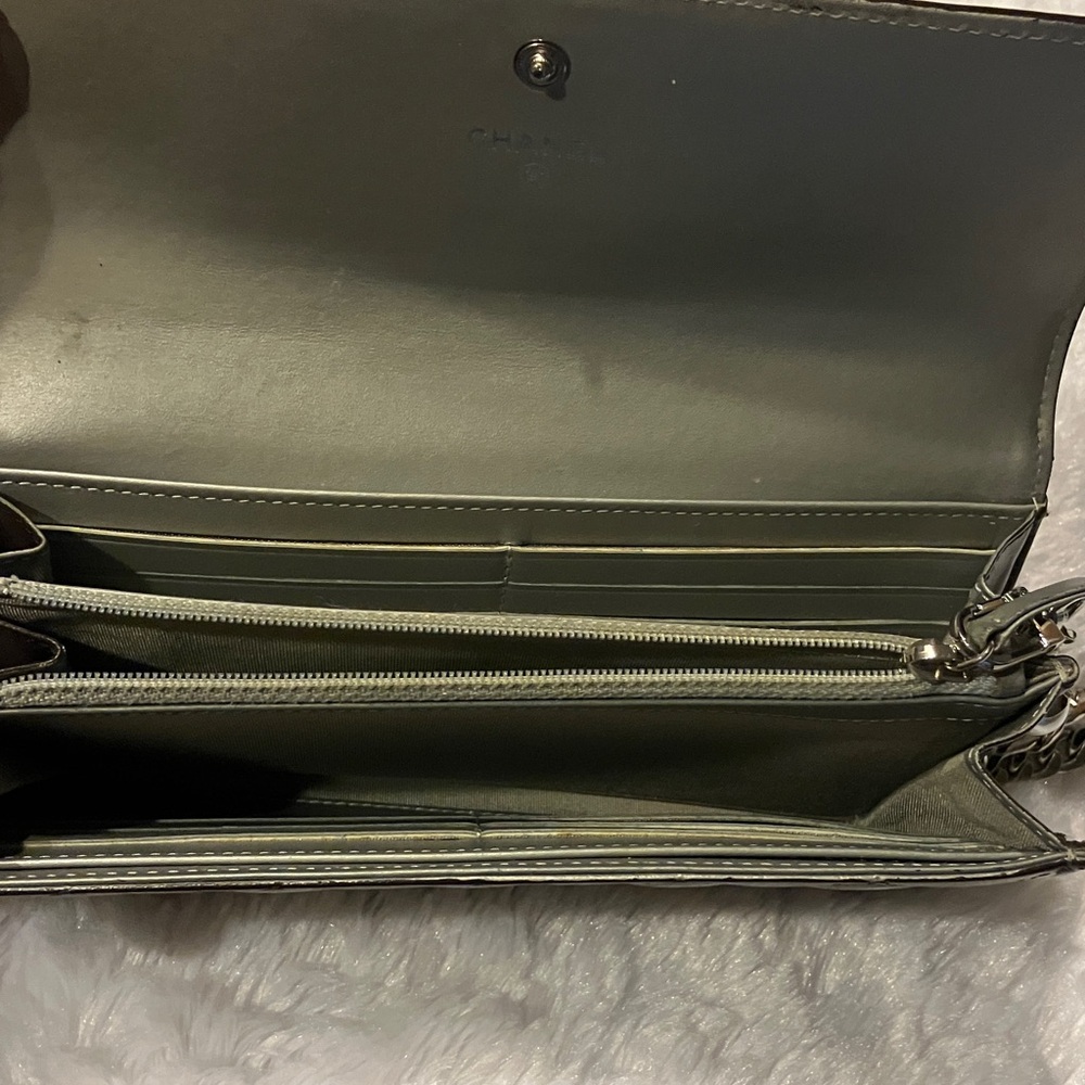 CHANEL Le Boy Brown Leather Wallet - Picture 4 of 8